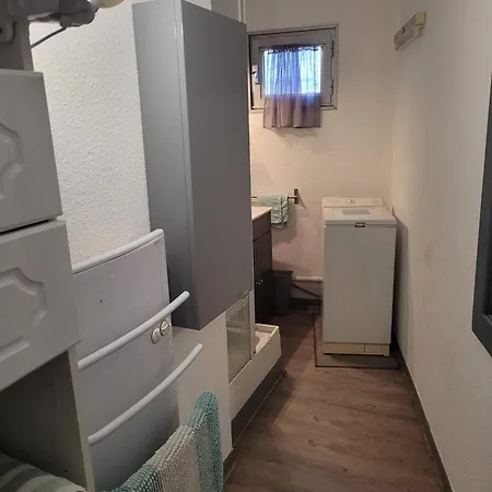 Ideal : Et Centre A 2 Pas +un Garage Apartman *