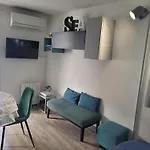 Appartement Ideal : Et Centre A 2 Pas +un Garage *